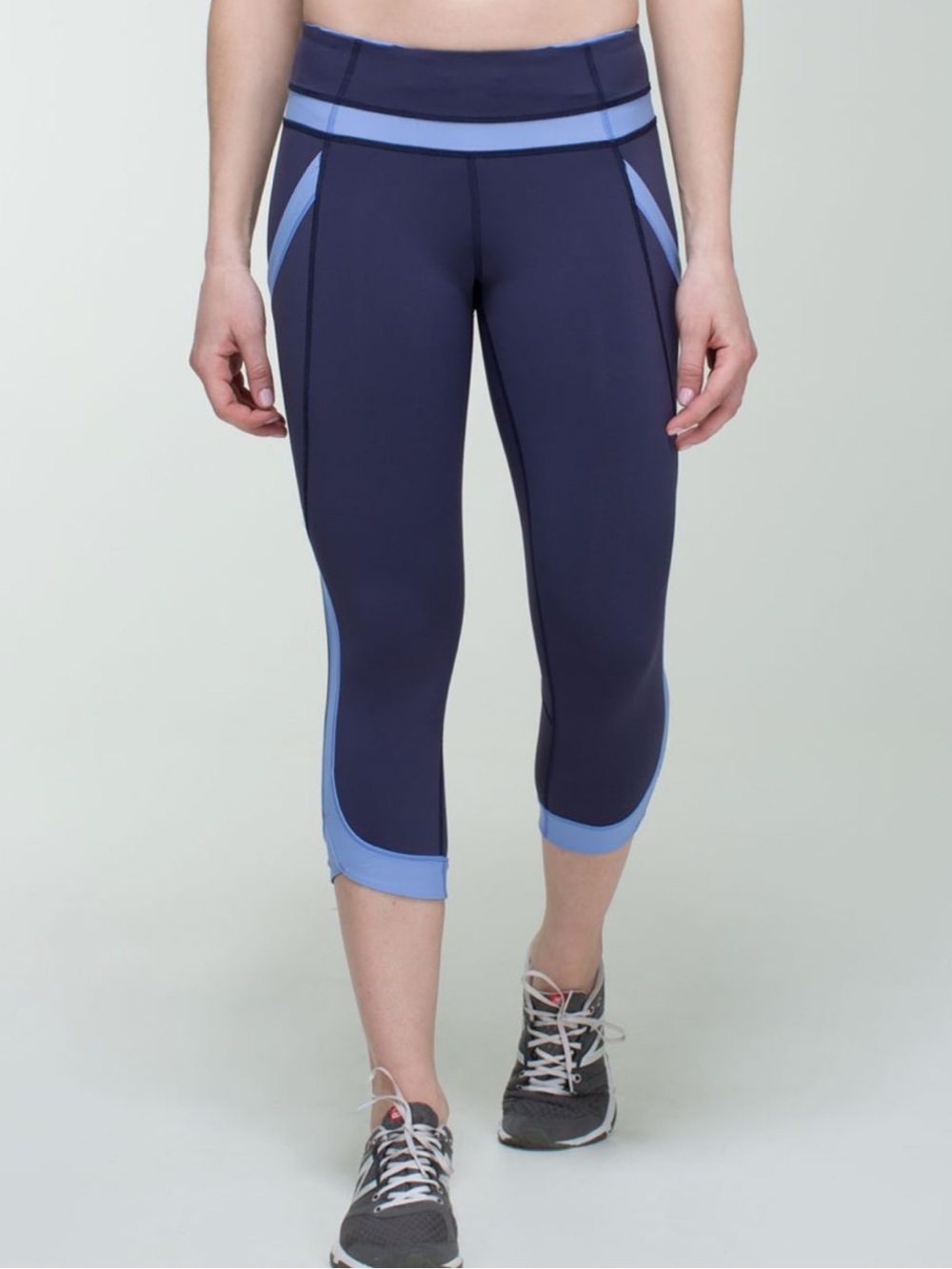 Lululemon Athletica Chase Me Cropped Cadet Blue Leggings SIZE 4
